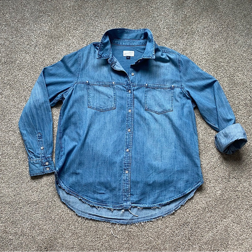 🎉Universal Thread LS Denim Shirt, Women’s Size XL, Medium Denim Blue